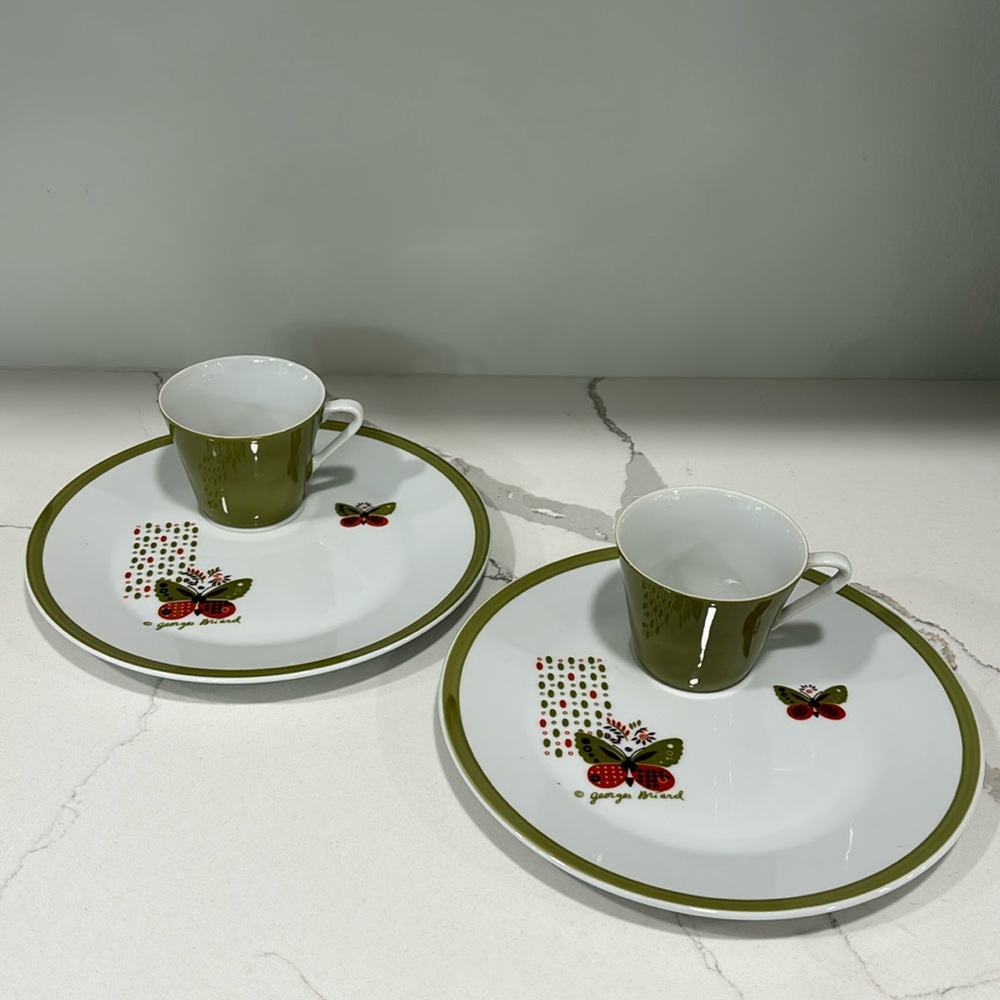 Retro MCM Georges Briard Avocado Green Luncheon Plates With Cups-Two Sets
